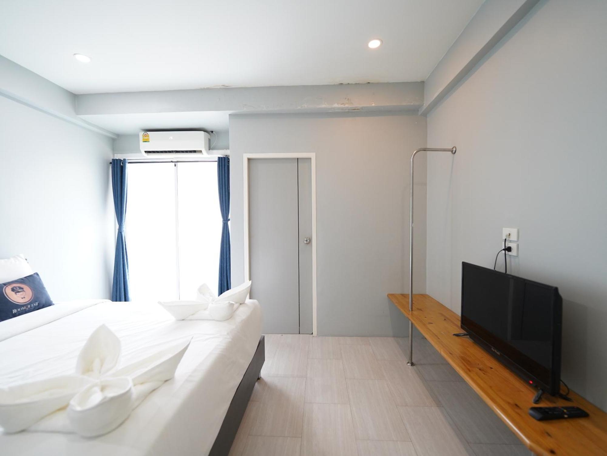 Roomquest Bangkok Don Mueang Airport Room photo