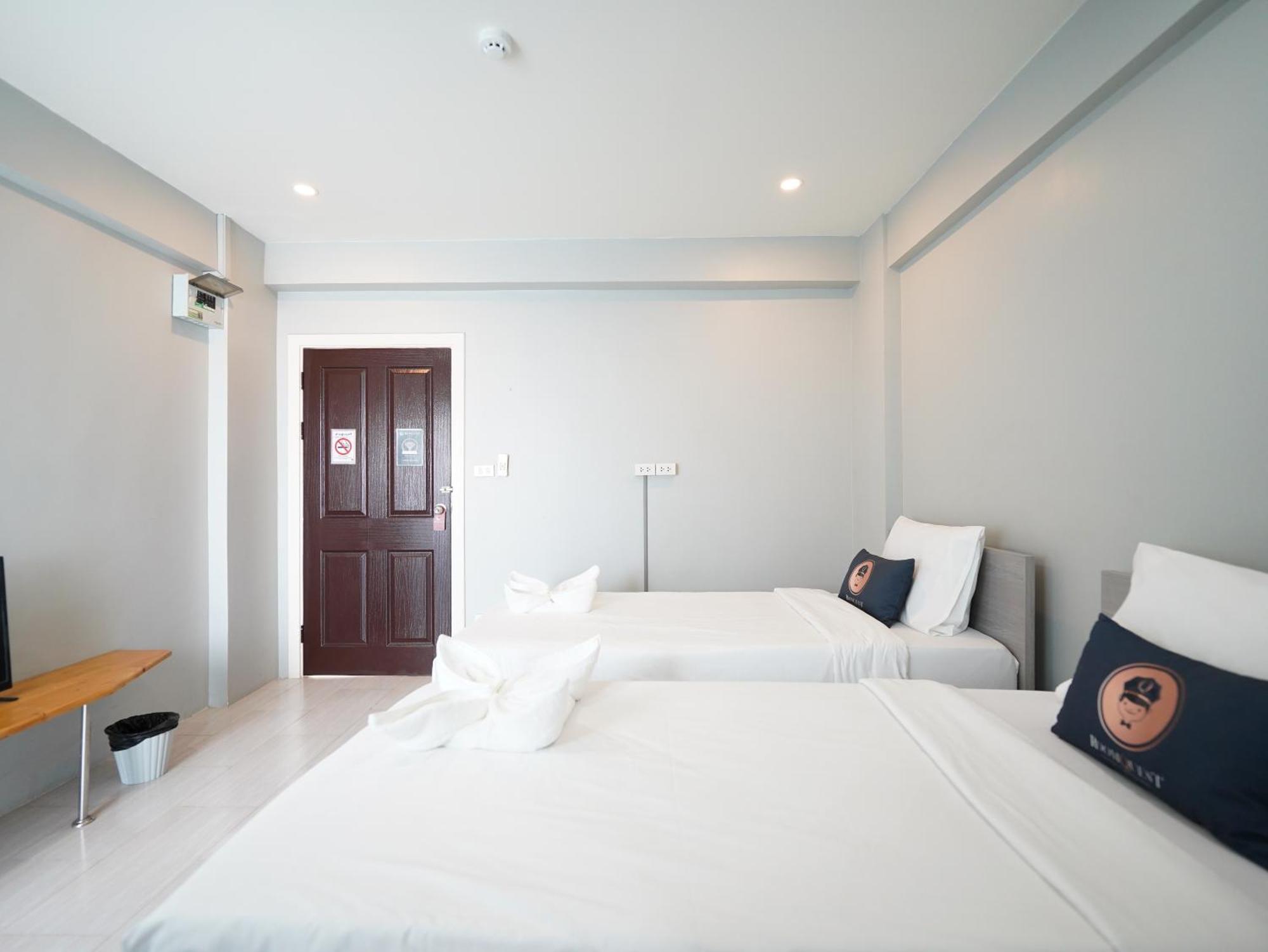Roomquest Bangkok Don Mueang Airport Room photo